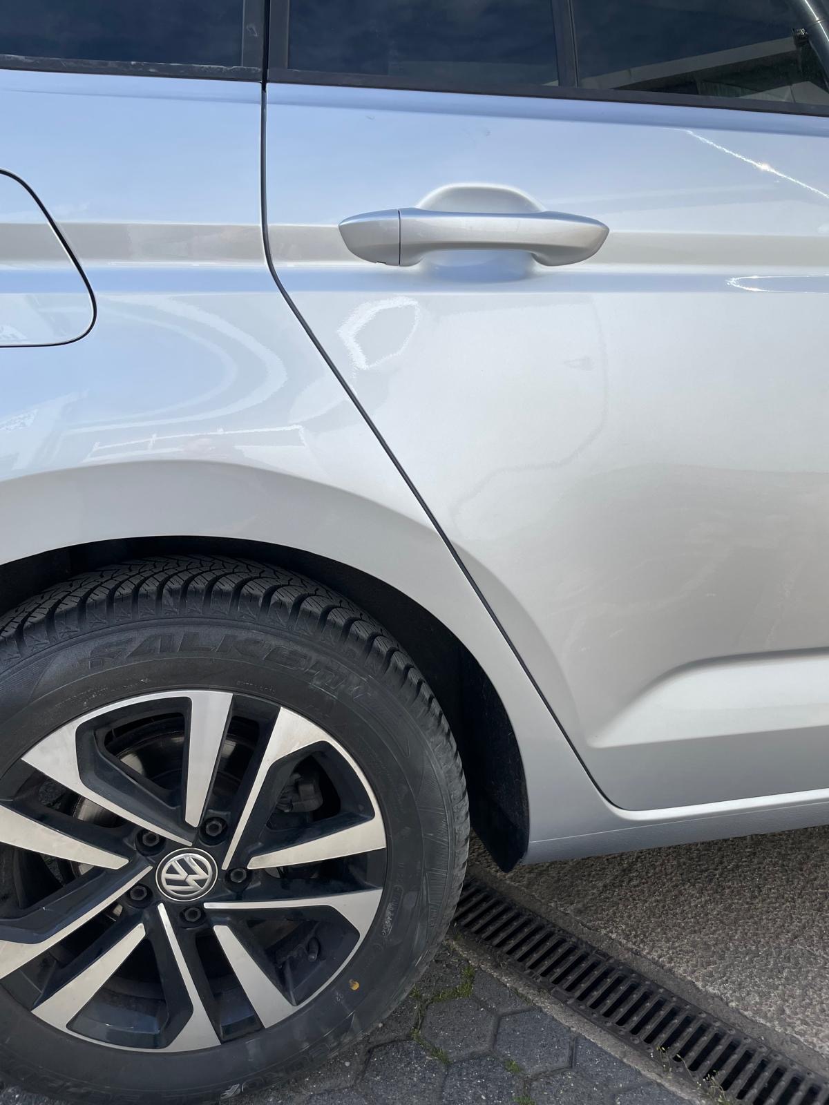 Detailansicht einer Heckklappe nach der Reparatur