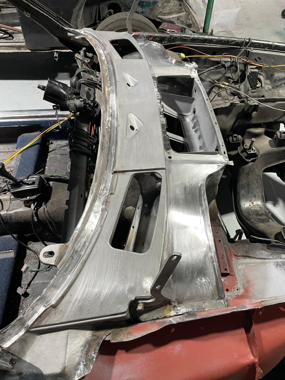 Innenkarosse während der Restauration freigelegt